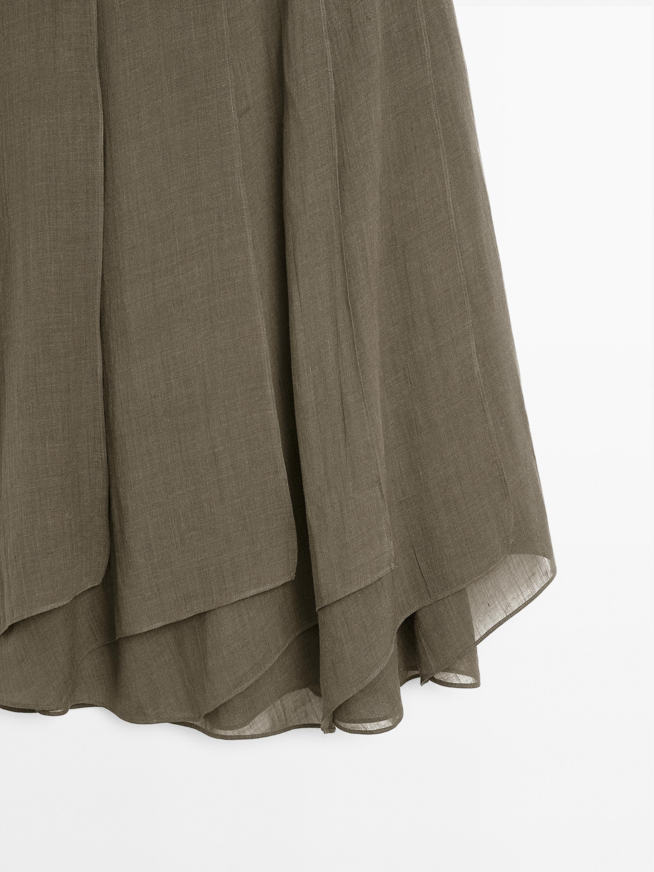 Long flowing skirt with ruffles